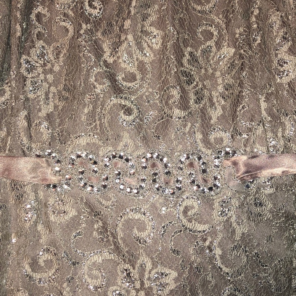 Dress - Picture 4 of 5